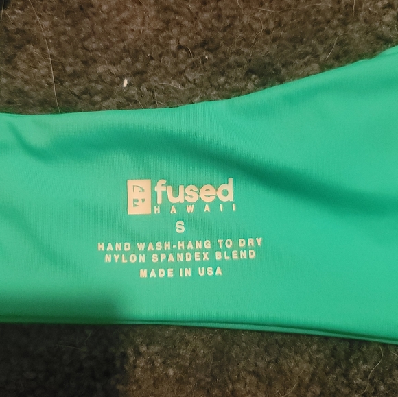 Fused Hawaii bikini top - Picture 2 of 4